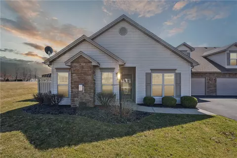 1014 Carriage Ln, Saxonburg, PA 16056