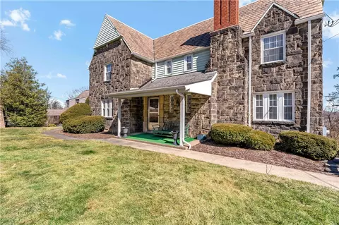 536 State Route 885, Clairton, PA 15025
