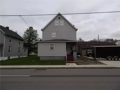 403 S 4th St, Youngwood, PA 15697