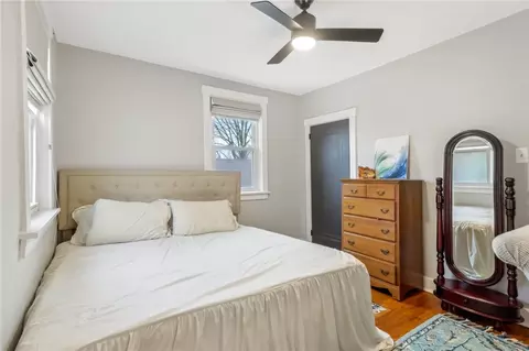 Bedroom - 460 Mapleton Ave, Pittsburgh, PA 15228 photo 2 of 5