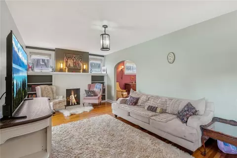 Living - 460 Mapleton Ave, Pittsburgh, PA 15228 photo 1 of 1