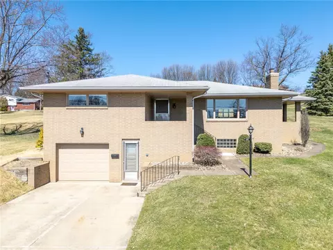 12217 Longview Dr, Irwin, PA 15642
