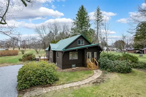 108 Buttercup Rd, Butler, PA 16001