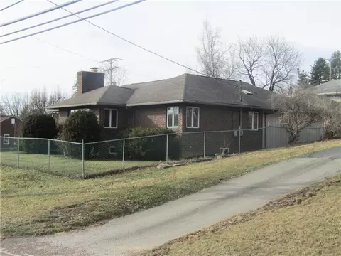 106 N Humberson Dr, Somerset, PA 15501