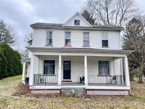 331 N Pitt St, Mercer, PA 16137