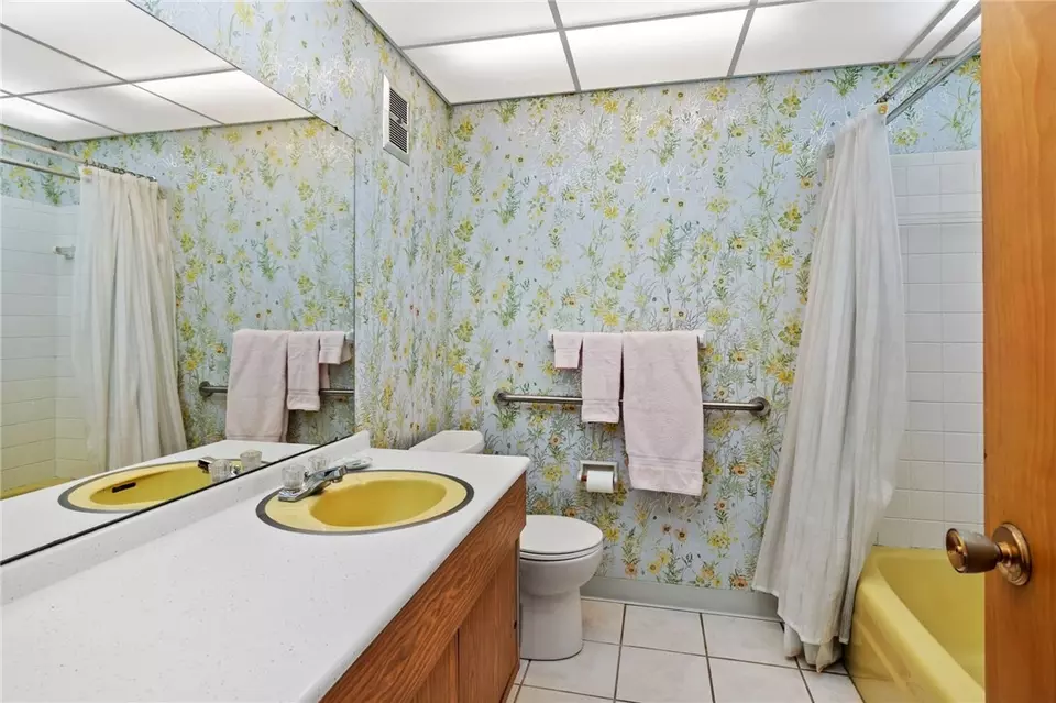  8588 E Barkhurst Dr, Pittsburgh, PA 15237 photo 14