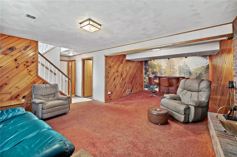  8588 E Barkhurst Dr, Pittsburgh, PA 15237 photo 24