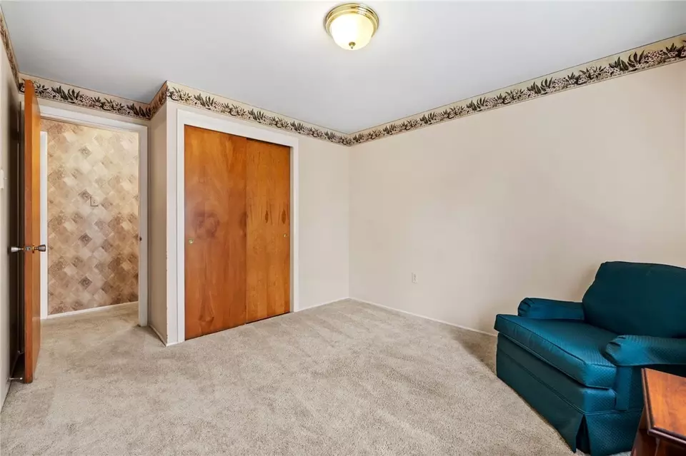  8588 E Barkhurst Dr, Pittsburgh, PA 15237 photo 16