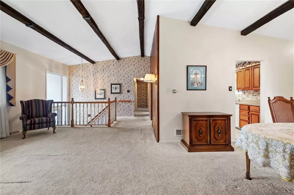  8588 E Barkhurst Dr, Pittsburgh, PA 15237 photo 11