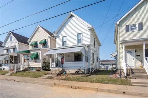38 E 2nd Ave, Latrobe, PA 15650