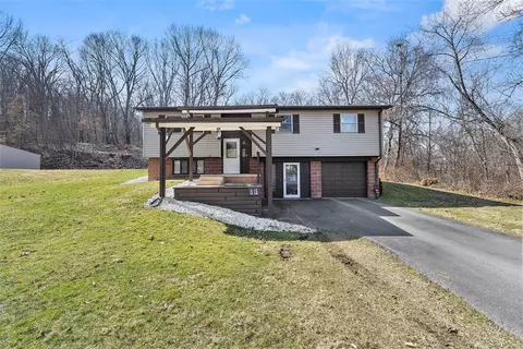 515 California Hollow Rd, Imperial, PA 15126