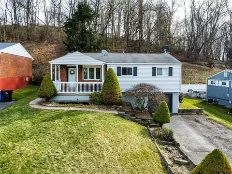 911 Colonial Manor Rd, Irwin, PA 15642