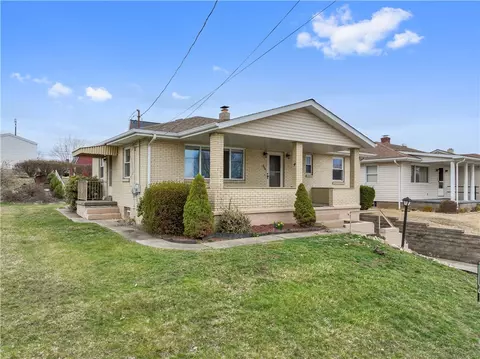 208 Scott St, Charleroi, PA 15022