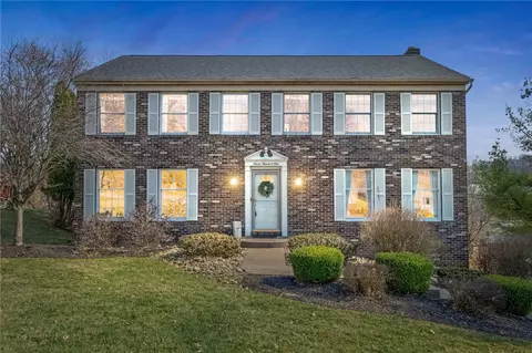 701 Thornwick Dr, Pittsburgh, PA 15243