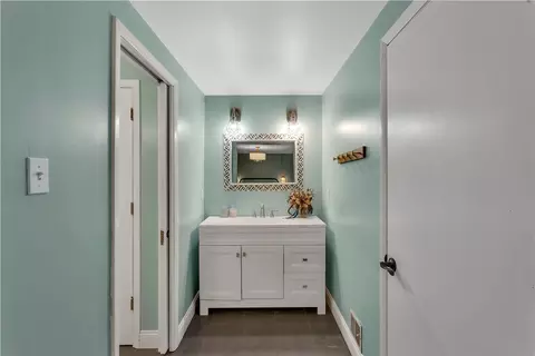 Bath - 5909 Graybrooke Dr, Export, PA 15632 photo 3 of 6