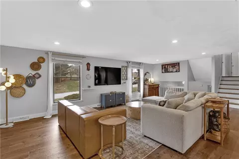 Living - 5909 Graybrooke Dr, Export, PA 15632 photo 3 of 7