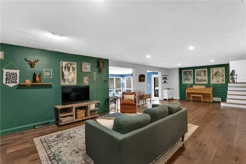 Living - 5909 Graybrooke Dr, Export, PA 15632 photo 4 of 7