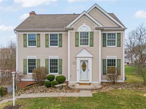 8 Pacers Ridge Dr, Canonsburg, PA 15317