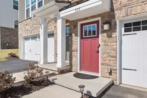 309 Helenium Dr, Mars, PA 16046 photo 2