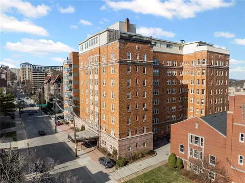 144 N Dithridge St #802, Pittsburgh, PA 15213