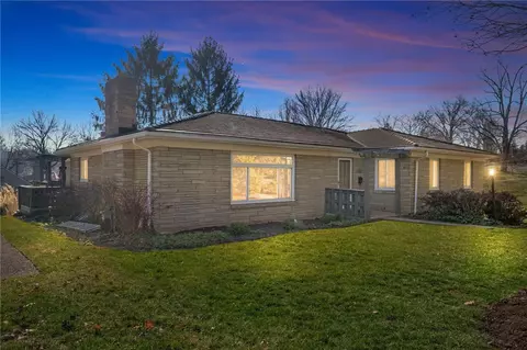462 Greenhurst Dr, Pittsburgh, PA 15243