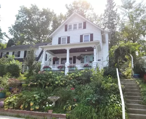 678 Chestnut St, Meadville, PA 16335