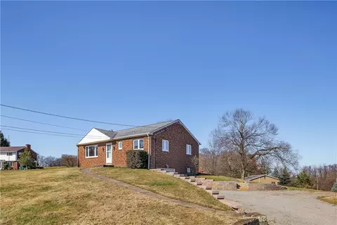 2392 Wharrey Dr, Sewickley, PA 15143