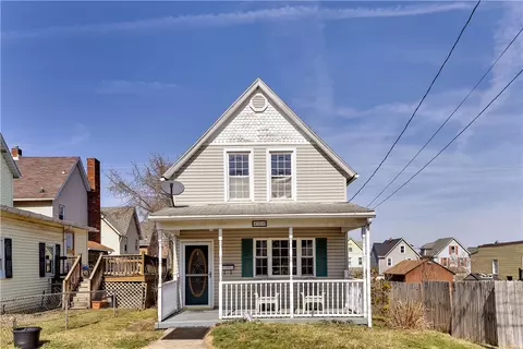 420 Division Ave, Ellwood City, PA 16117