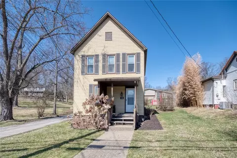 546 Pittsburgh St, Mars, PA 16046