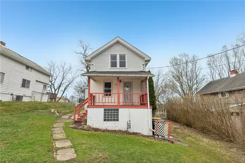 2893 Maple St, Bethel Park, PA 15102