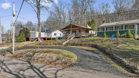 272 Braddocks Run Rd, Addison, PA 15411