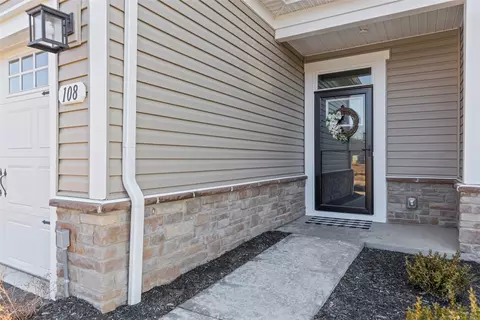 108 Olivia Dr, Eighty Four, PA 15330 photo 6