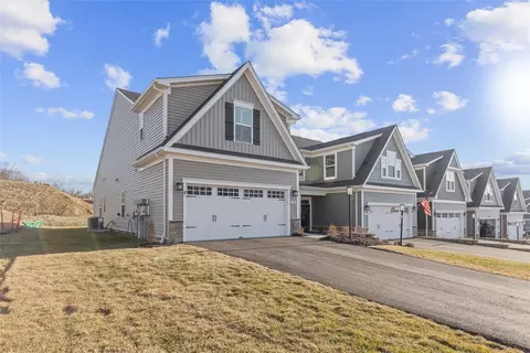 108 Olivia Dr, Eighty Four, PA 15330 photo 4