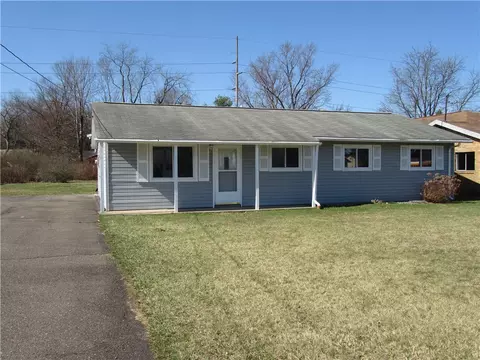 50 Robinhood Dr, Cranberry Township, PA 16066