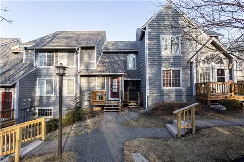 2106 S South Ridge Ter, Hidden Valley, PA 15502