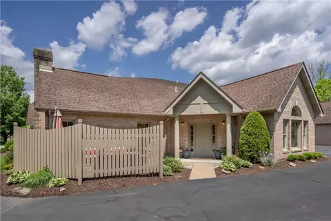 339 Village Green Dr, Mcmurray, PA 15317
