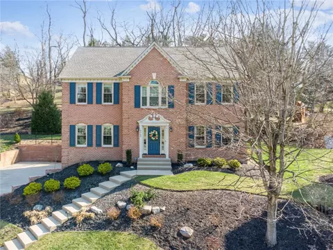 2503 Forest Brook Dr, Pittsburgh, PA 15241