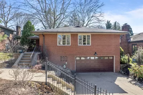 5618 Bartlett St, Pittsburgh, PA 15217