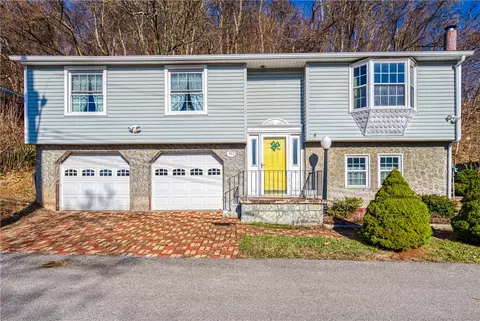933 Mcintosh Dr, Mckeesport, PA 15132