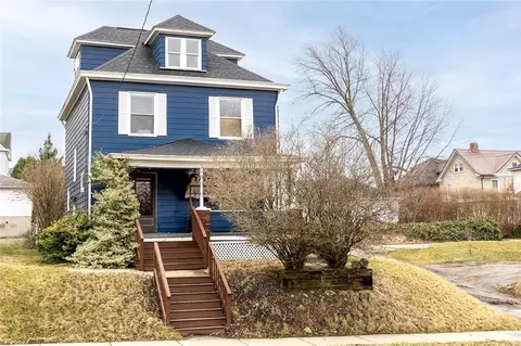 910 Harrison St, New Castle, PA 16101