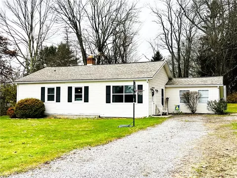 3169 Nesbit St, New Castle, PA 16102