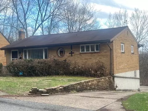 204 Keefer Dr, Pittsburgh, PA 15235