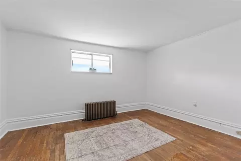 Bedroom - 537 6th St, Braddock, PA 15104 photo 2 of 5