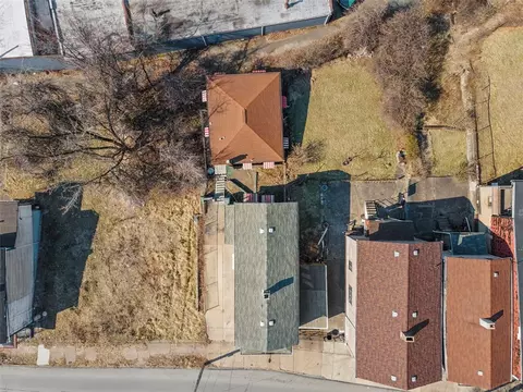 View/Area - 537 6th St, Braddock, PA 15104 photo 1 of 7