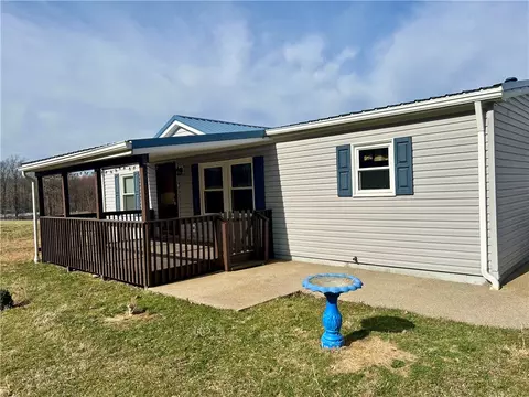 102 Candice St, Hopwood, PA 15445