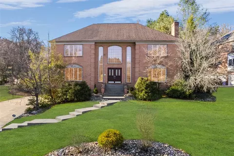 101 Thousand Oaks Dr, Pittsburgh, PA 15241