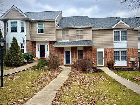 144 Meadowview Dr, Canonsburg, PA 15317