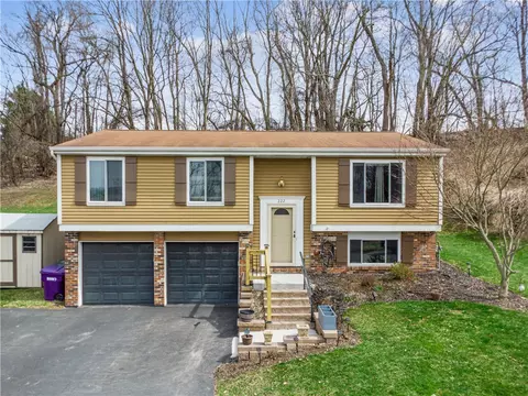 222 Rampart Blvd, New Kensington, PA 15068