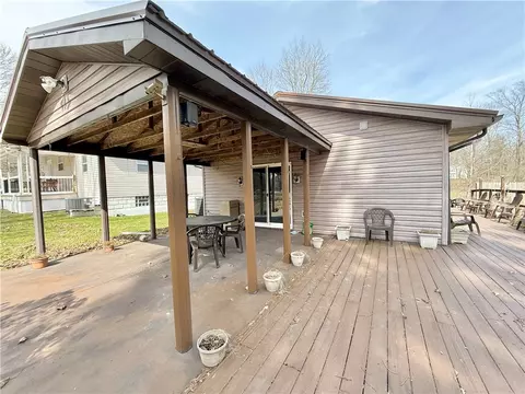 1806 Graceland Rd, New Castle, PA 16105