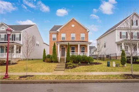 180 Bucktail Dr, Cranberry Township, PA 16066